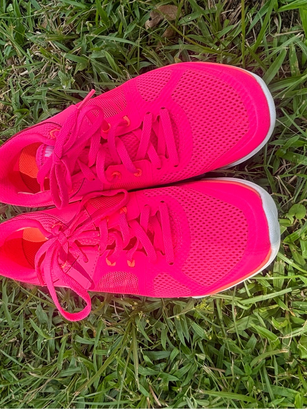 Nike Women’s Hot Pink Athletic Running Shoes Size 6